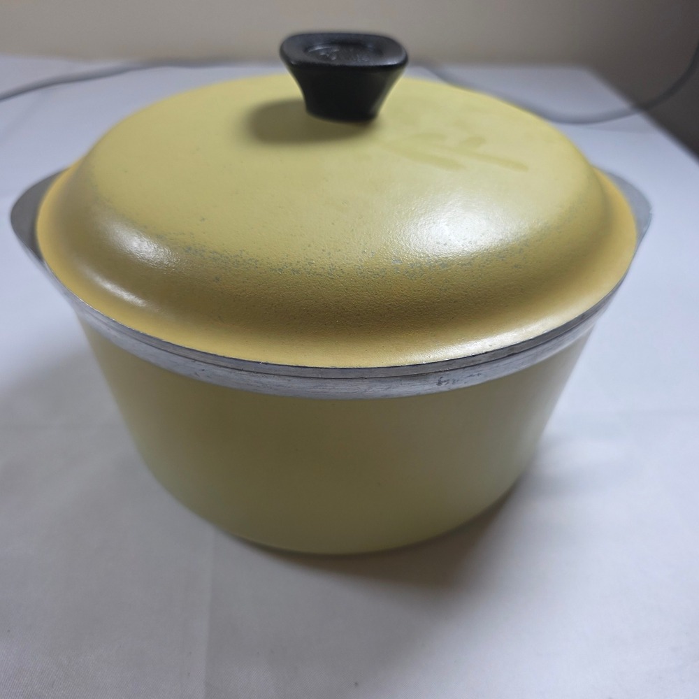 Vintage Club Aluminum Dutch Oven Harvest Gold Round Casserole Pot with Lid USA